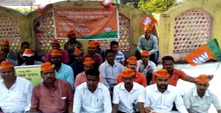BJP's silent protest against egg attack