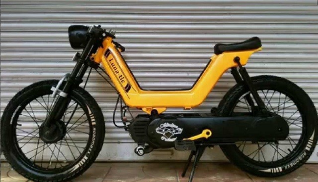 Kinetic Group plans to bring back the popular ‘Luna’ moped in an all-electric model. Kinetic has commenced production of the chassis and other assemblies.