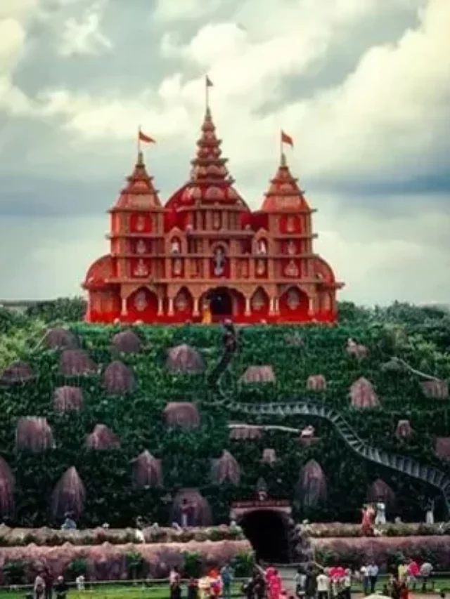 Durga Puja 2025: Best Pandals to visit in Bhubaneswar