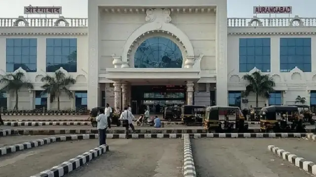 Aurangabad railway station renamed